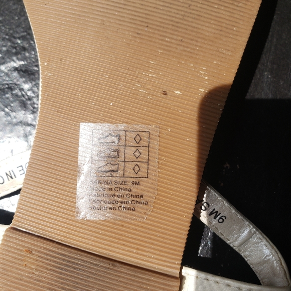 Davids Bridal White Pearl and Crystal T Strap Sandals - Picture 5 of 6